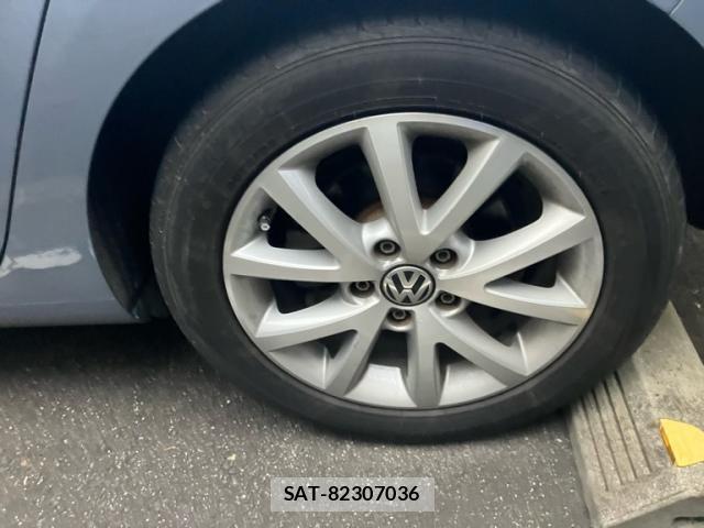 VolksWagen GOLF 2011-07 8746845-9