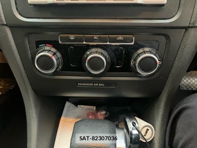 VolksWagen GOLF 2011-07 8746845-17