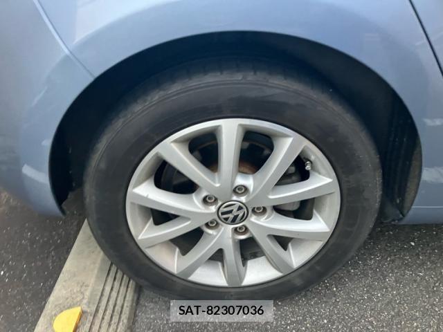VolksWagen GOLF 2011-07 8746845-7