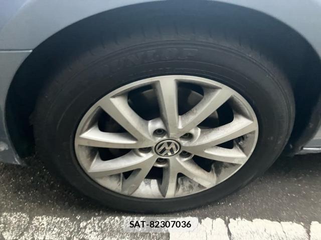 VolksWagen GOLF 2011-07 8746845-8