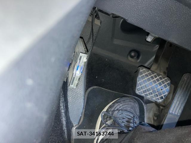 VolksWagen GOLF 2009-09 8746837-22