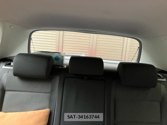 VolksWagen GOLF 2009-09 8746837-26