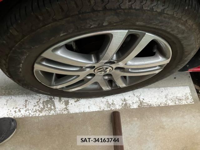 VolksWagen GOLF 2009-09 8746837-4