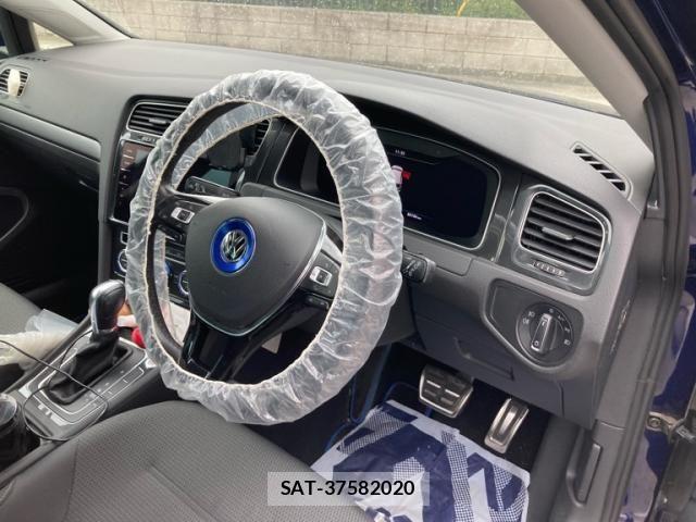 VolksWagen GOLF 2018-05 8746831-12