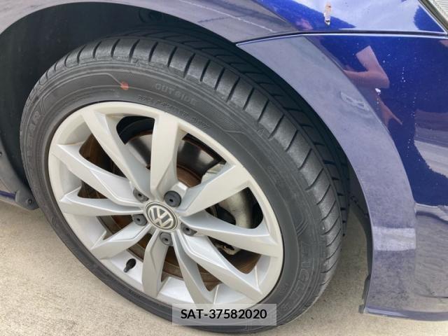 VolksWagen GOLF 2018-05 8746831-4