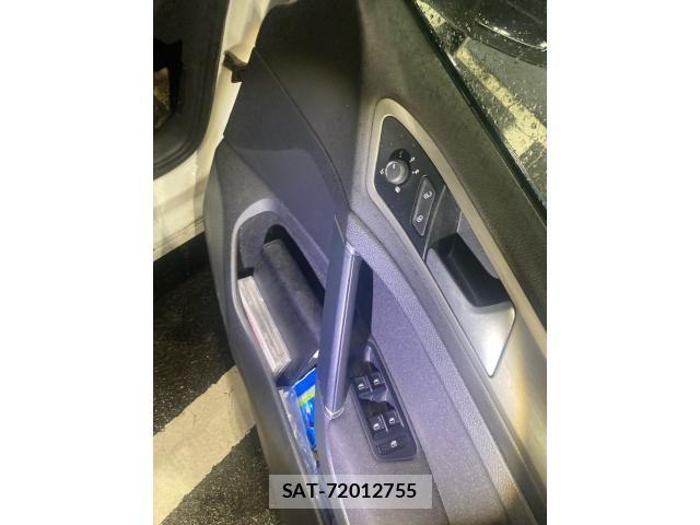 VolksWagen GOLF 2014-12 8746832-9