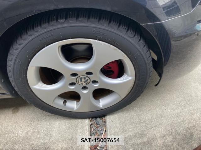 VolksWagen GOLF 2011-09 8746834-4