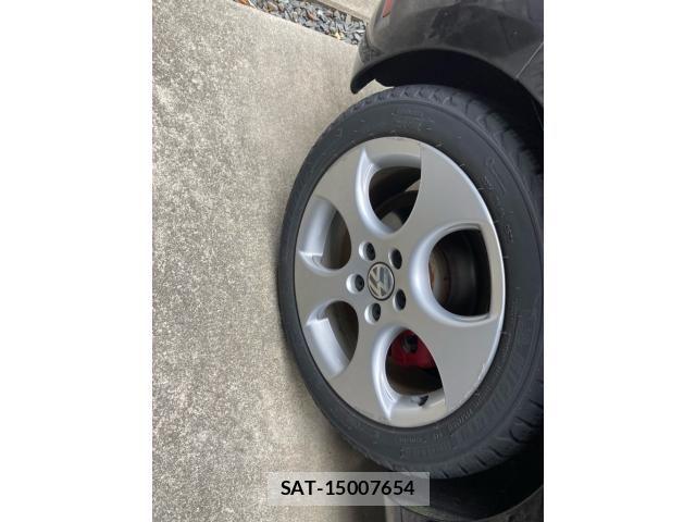 VolksWagen GOLF 2011-09 8746834-5