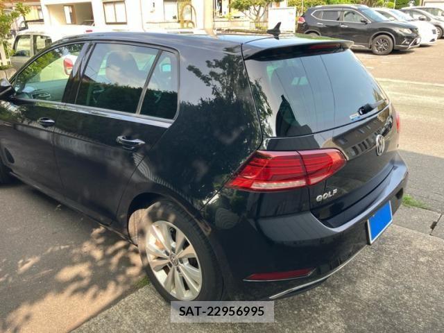 VolksWagen GOLF 2017-11 8782613-2