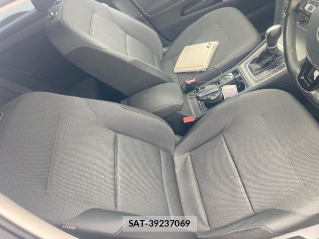 VolksWagen GOLF 2015-10 8782614-10