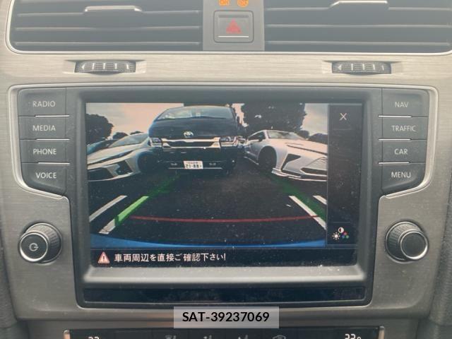 VolksWagen GOLF 2015-10 8782614-15