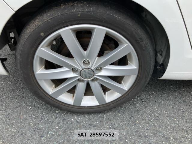 VolksWagen GOLF 2011-03 8782615-15