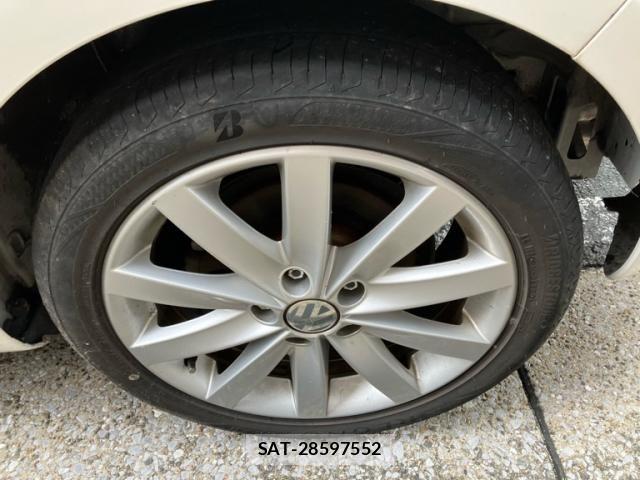 VolksWagen GOLF 2011-03 8782615-16