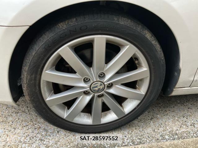 VolksWagen GOLF 2011-03 8782615-17