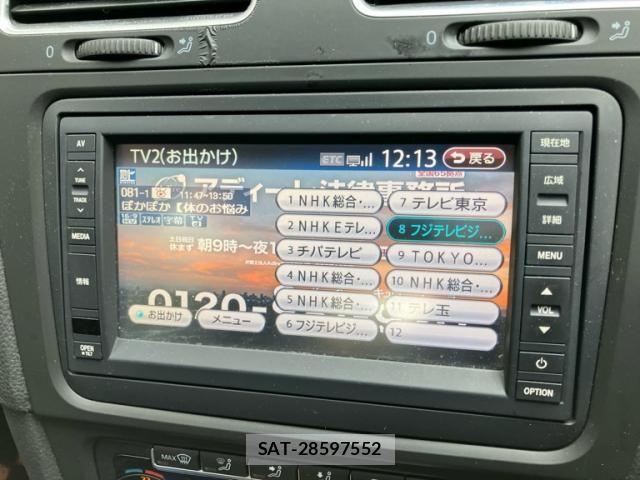VolksWagen GOLF 2011-03 8782615-21