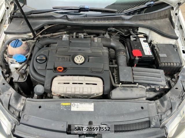VolksWagen GOLF 2011-03 8782615-25