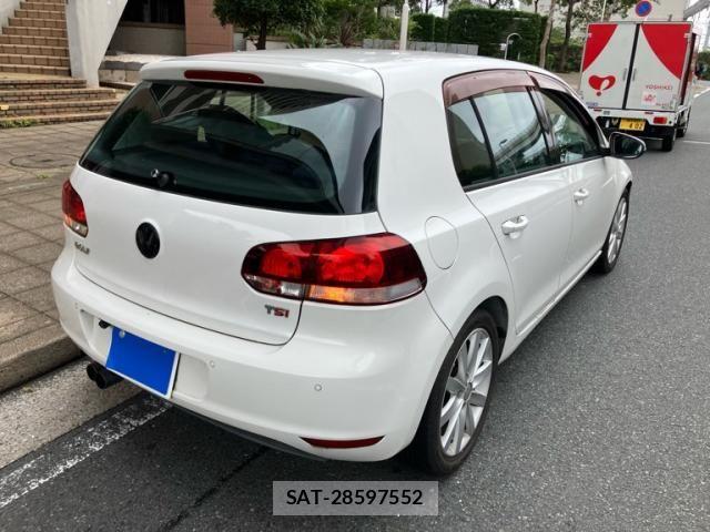 VolksWagen GOLF 2011-03 8782615-6