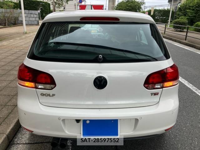 VolksWagen GOLF 2011-03 8782615-7