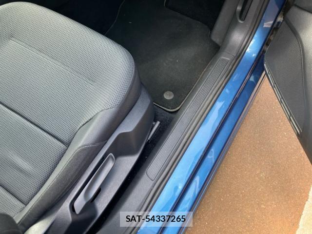 VolksWagen GOLF 2013-10 8832489-12