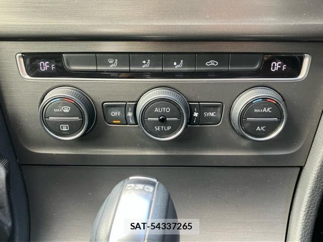 VolksWagen GOLF 2013-10 8832489-14