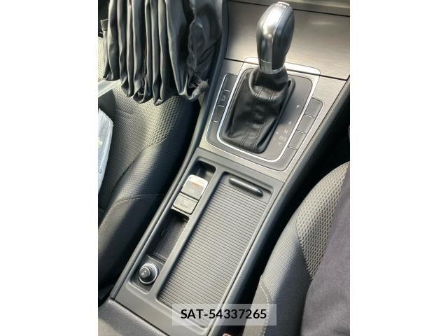 VolksWagen GOLF 2013-10 8832489-15