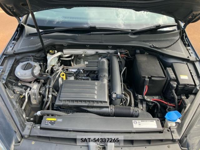VolksWagen GOLF 2013-10 8832489-23