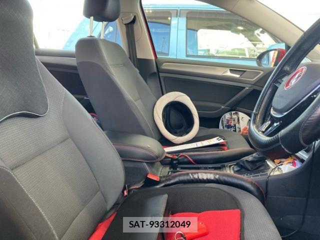 VolksWagen GOLF 2015-07 8832490-9