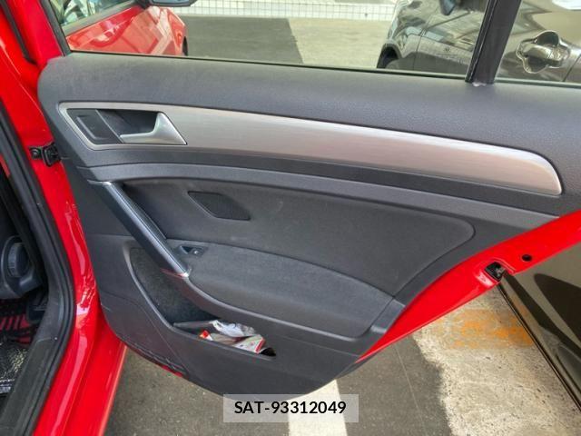VolksWagen GOLF 2015-07 8832490-12