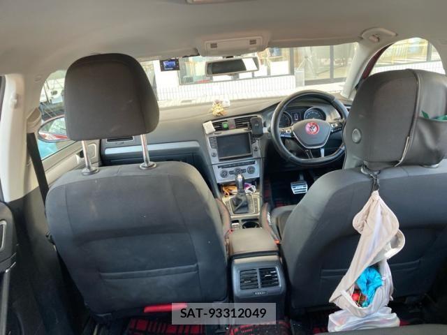 VolksWagen GOLF 2015-07 8832490-17
