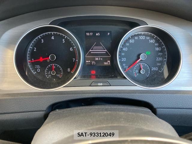 VolksWagen GOLF 2015-07 8832490-24