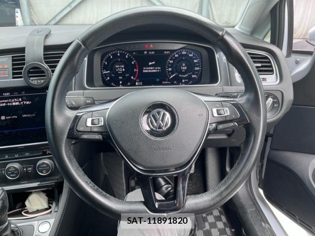VolksWagen GOLF 2018-04 8832486-10