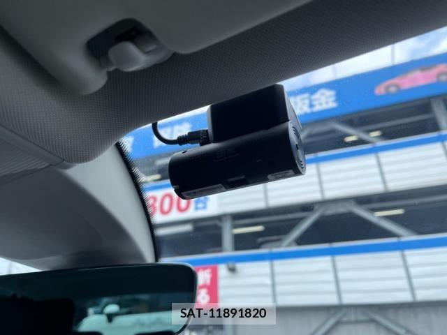 VolksWagen GOLF 2018-04 8832486-13
