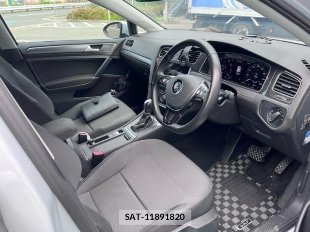 VolksWagen GOLF 2018-04 8832486-15