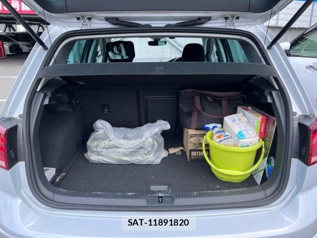 VolksWagen GOLF 2018-04 8832486-17