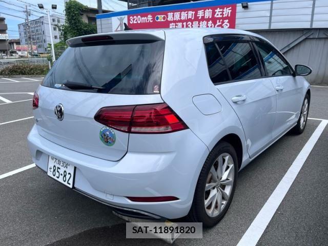 VolksWagen GOLF 2018-04 8832486-3