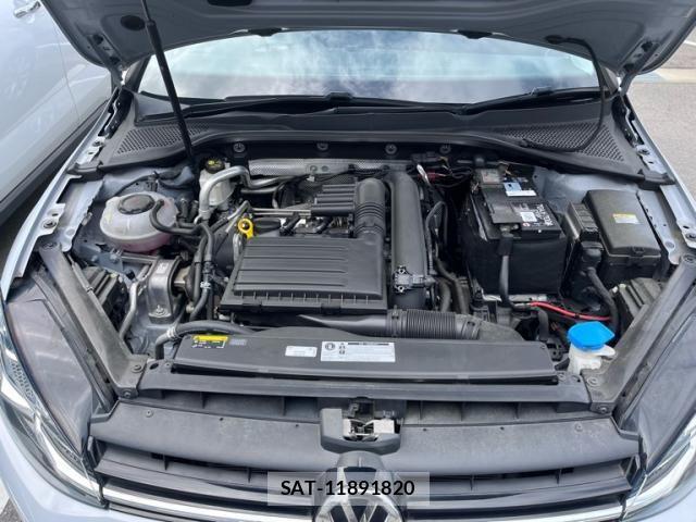 VolksWagen GOLF 2018-04 8832486-7