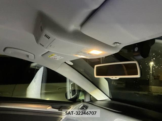 VolksWagen GOLF 2015-09 8851082-22