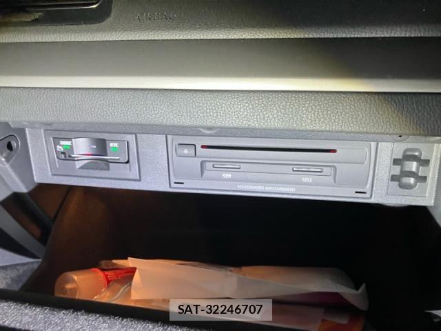 VolksWagen GOLF 2015-09 8851082-23