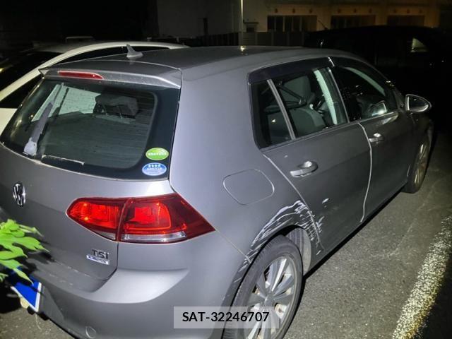 VolksWagen GOLF 2015-09 8851082-5