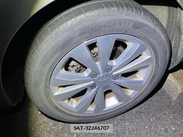 VolksWagen GOLF 2015-09 8851082-7