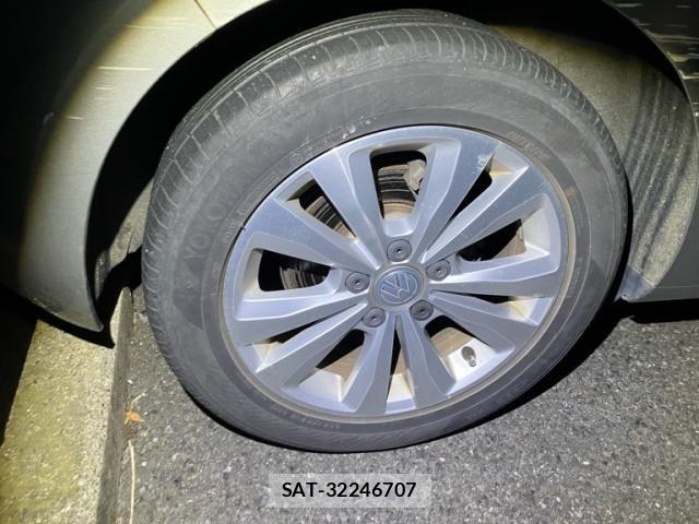 VolksWagen GOLF 2015-09 8851082-8