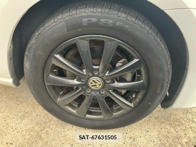 VolksWagen GOLF 2015-01 8882961-5