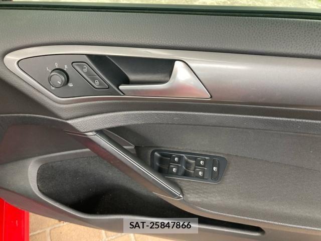 VolksWagen GOLF 2016-10 8882964-18