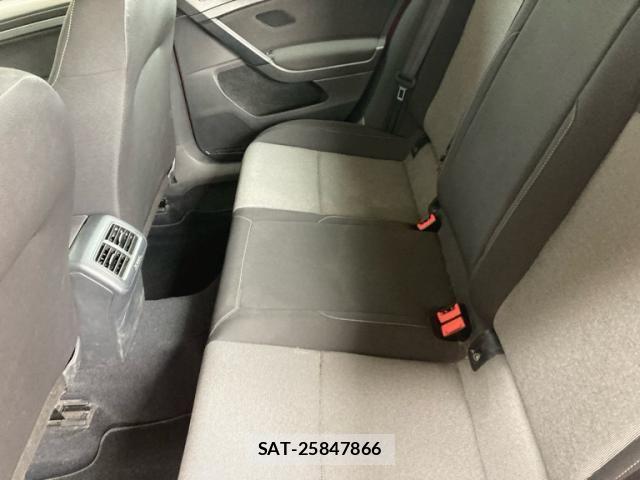 VolksWagen GOLF 2016-10 8882964-19