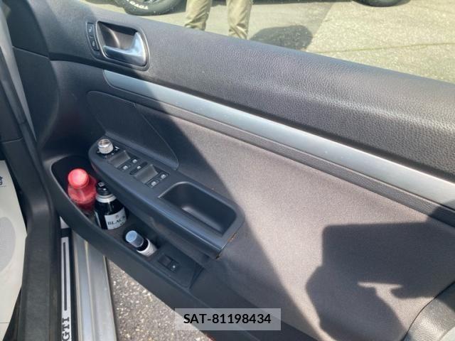 VolksWagen GOLF 2007-11 8882966-10