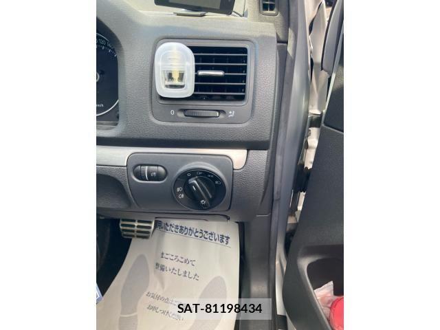 VolksWagen GOLF 2007-11 8882966-11
