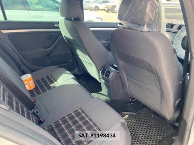 VolksWagen GOLF 2007-11 8882966-13