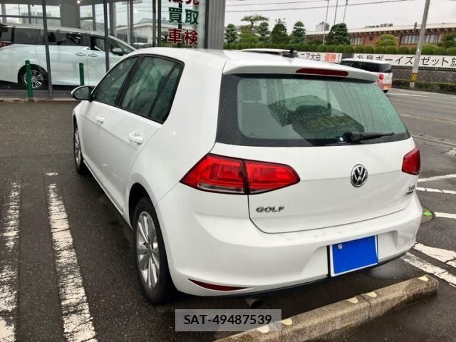 VolksWagen GOLF 2015-09 8882963-3