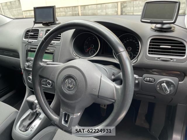 VolksWagen GOLF 2010-01 8882965-3