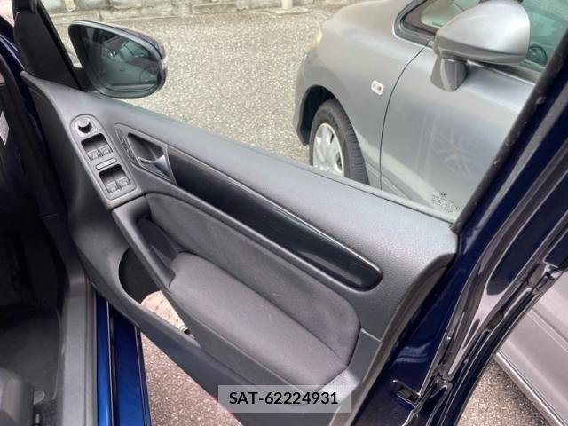 VolksWagen GOLF 2010-01 8882965-4